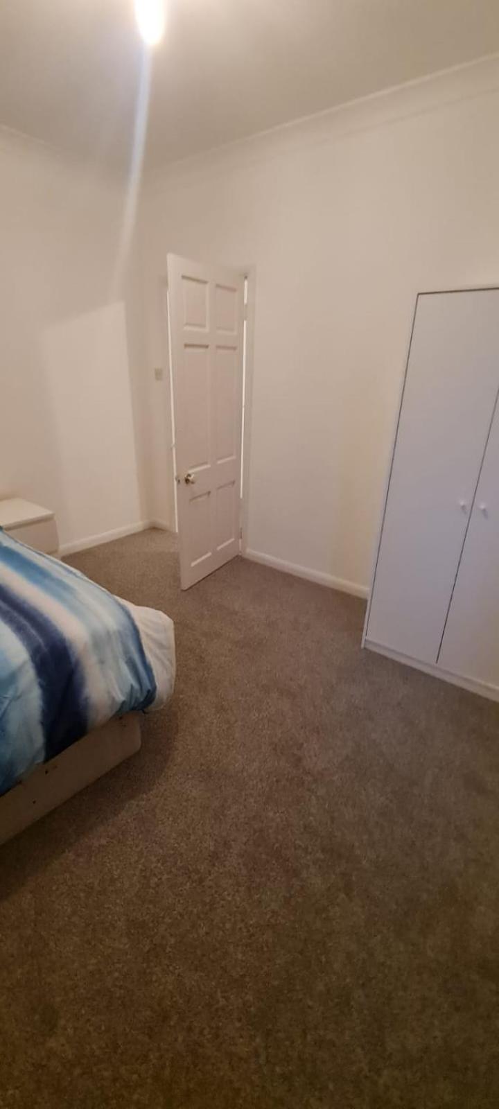 Waddon Apartment *